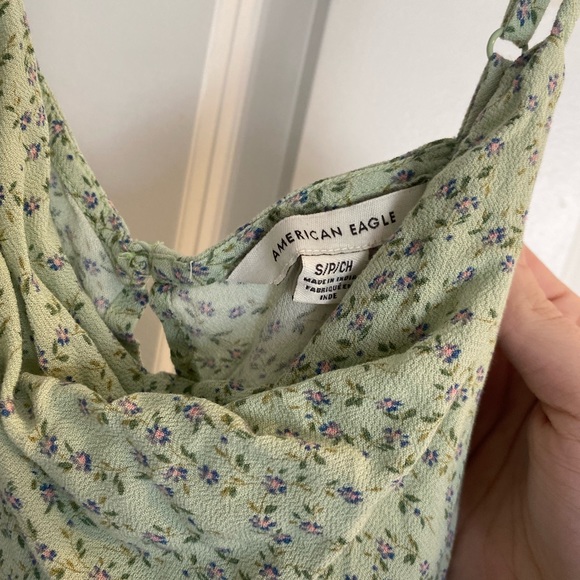 American Eagle top never worn before - Picture 2 of 2